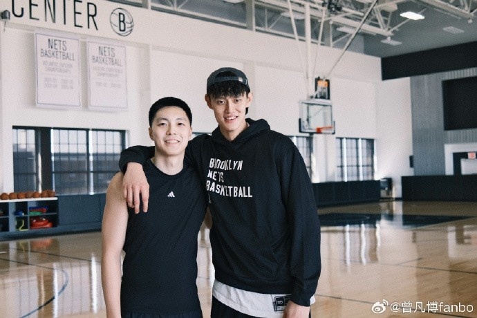 搏的曾凡博, aKqdw, 并亲切地为