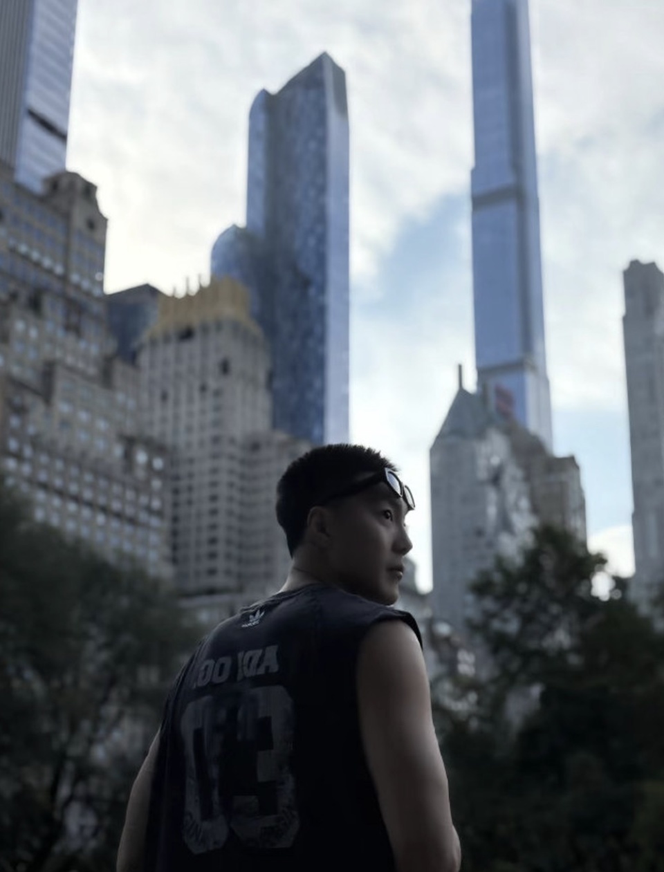 储备能量, xC, 也引发了球