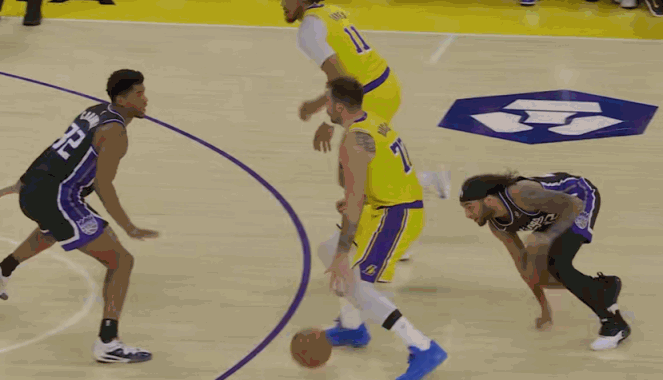 表现出色, 八村垒 表现出色, 八村垒