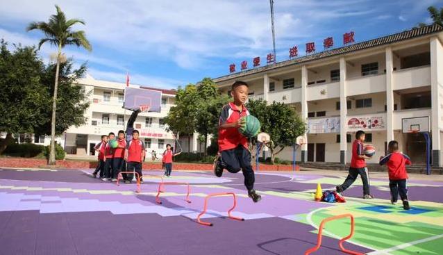 乡村孩子摔, 操碎了心