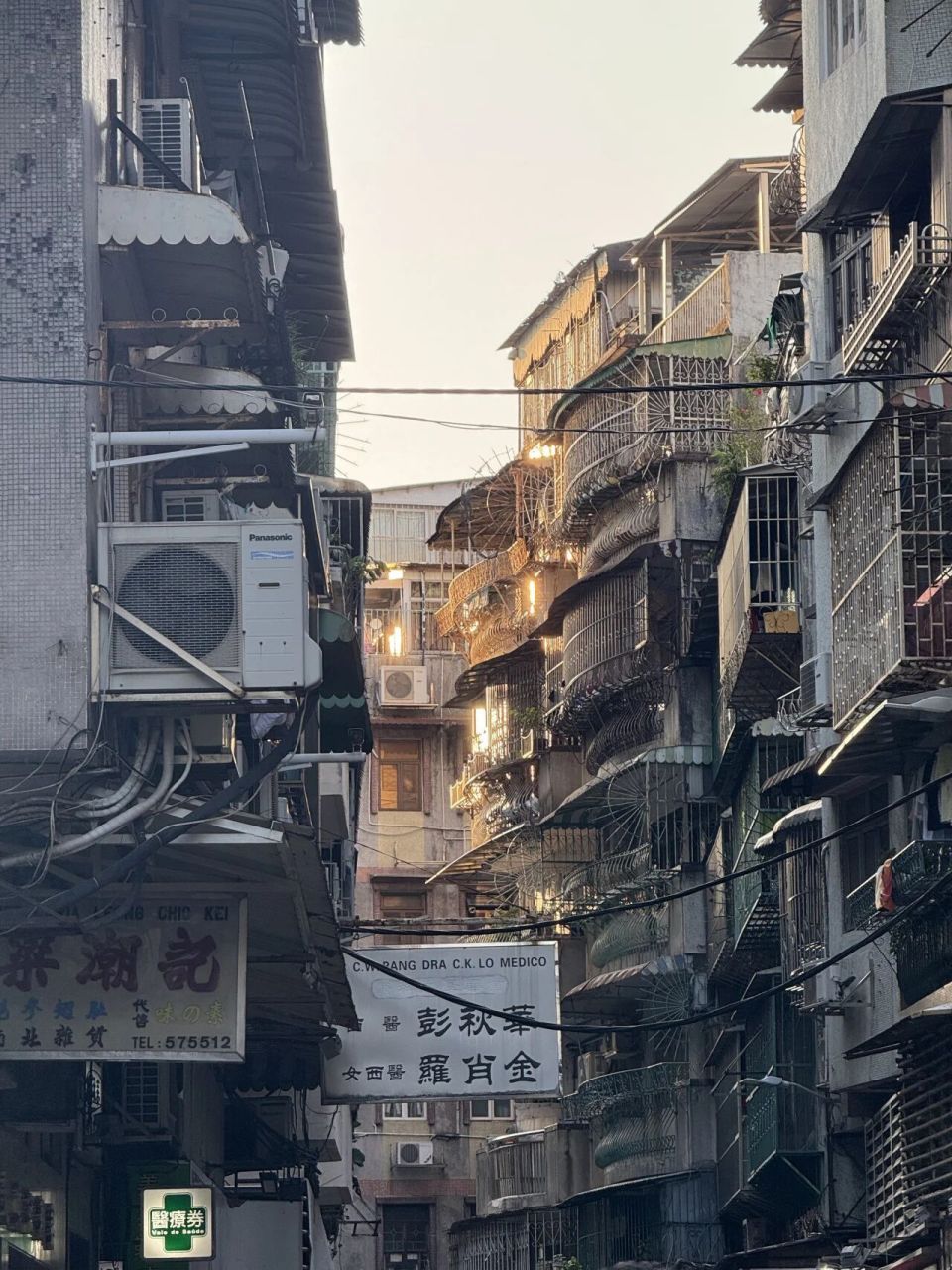 的瞬间, 排队入场, inews 的瞬间, 排队入场, inews