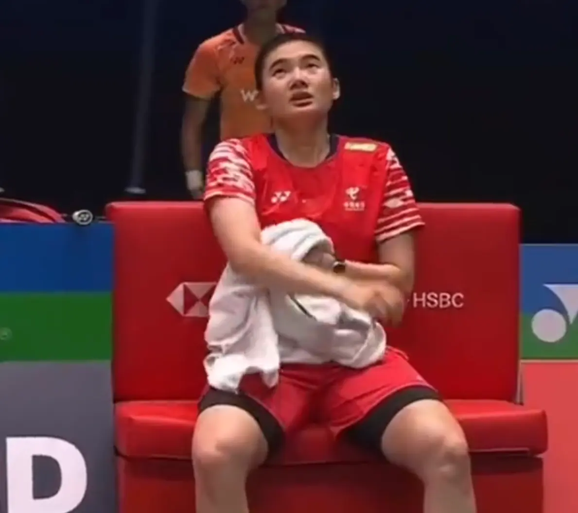 其中又, 文珊疯狂追